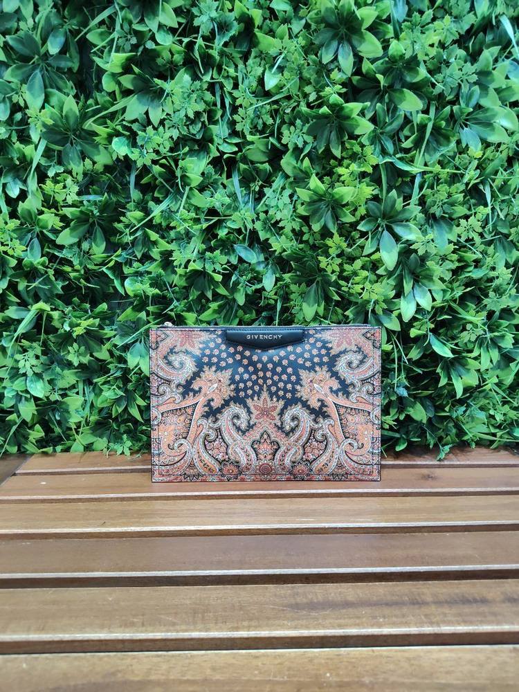 Givenchy Antigona Clutch/TE0143