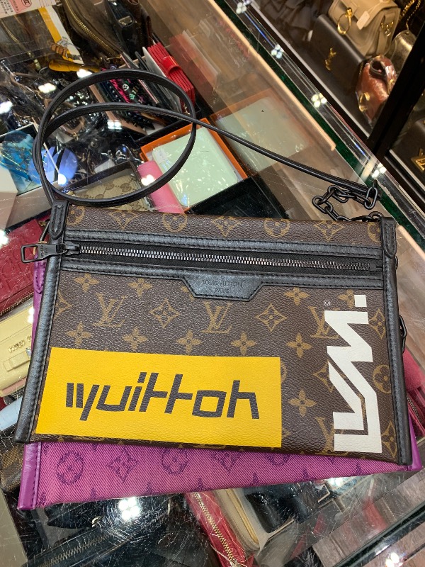 Louis Vuitton Double Flap Messenger