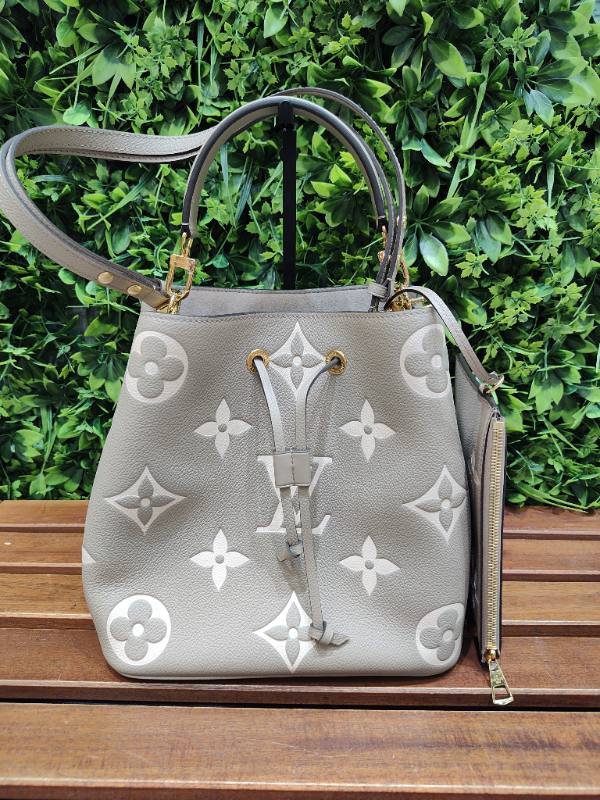 Louis Vuitton NeoNoe MM