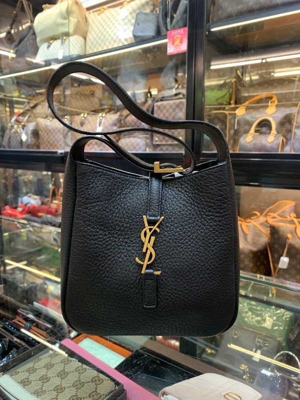 YSL Le 5 A 7 Supple Samll