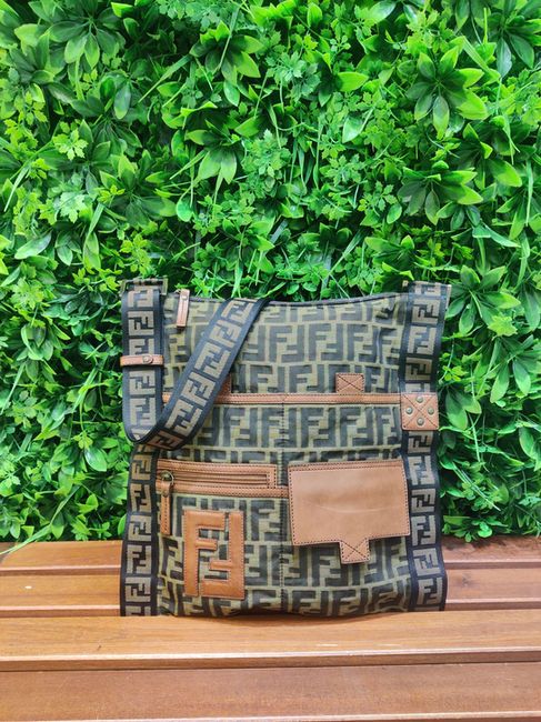 Fendi Messenger Bag 二手手袋