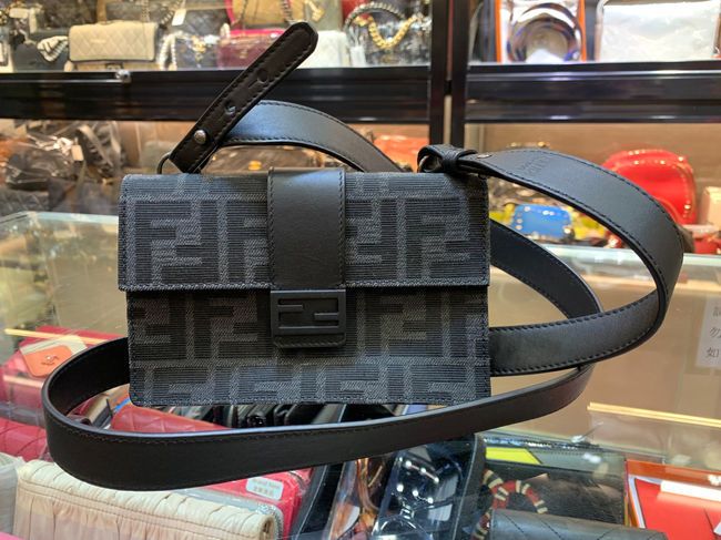 Fendi Baguette Pouch/209-0501 二手手袋